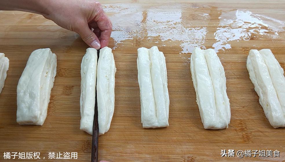 油条最简单时间最短的做法,油条我的家常做法