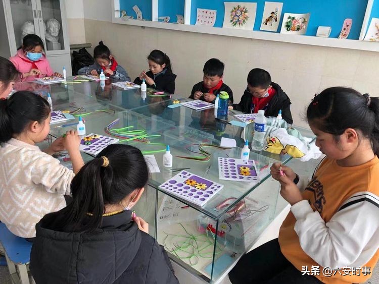 *光春**烂漫静待花开﻿——丰安小学3月活动纪实