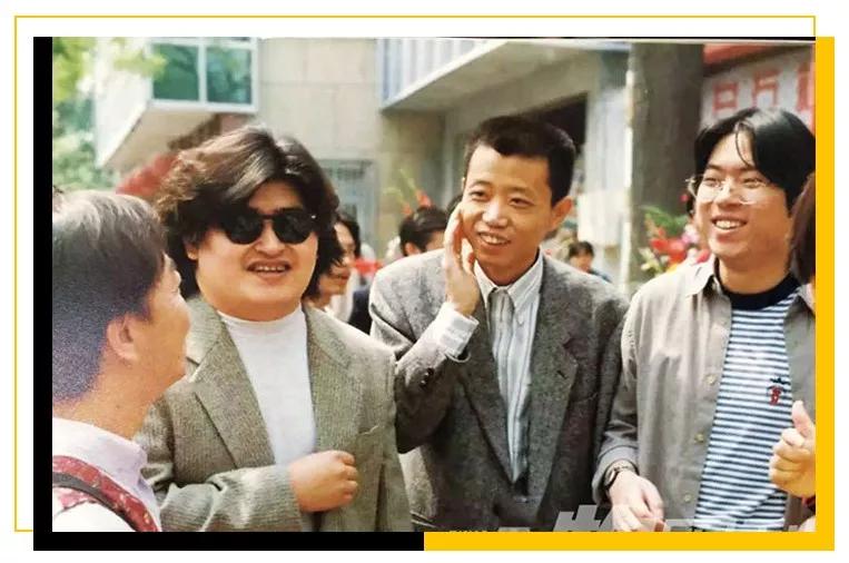 一夜“情”后，藏在高晓松背后的男人们