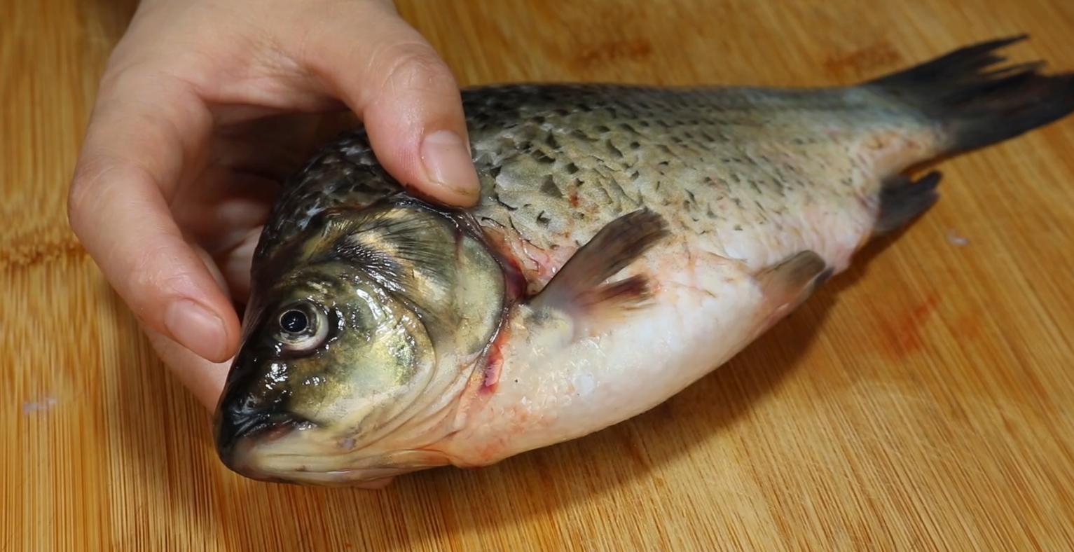 鱼的四个部位毒素最强,鱼身上4个部位千万别吃