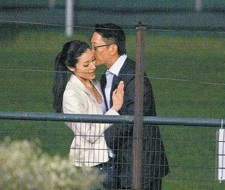 港圈女星是怎么被*养包**的？