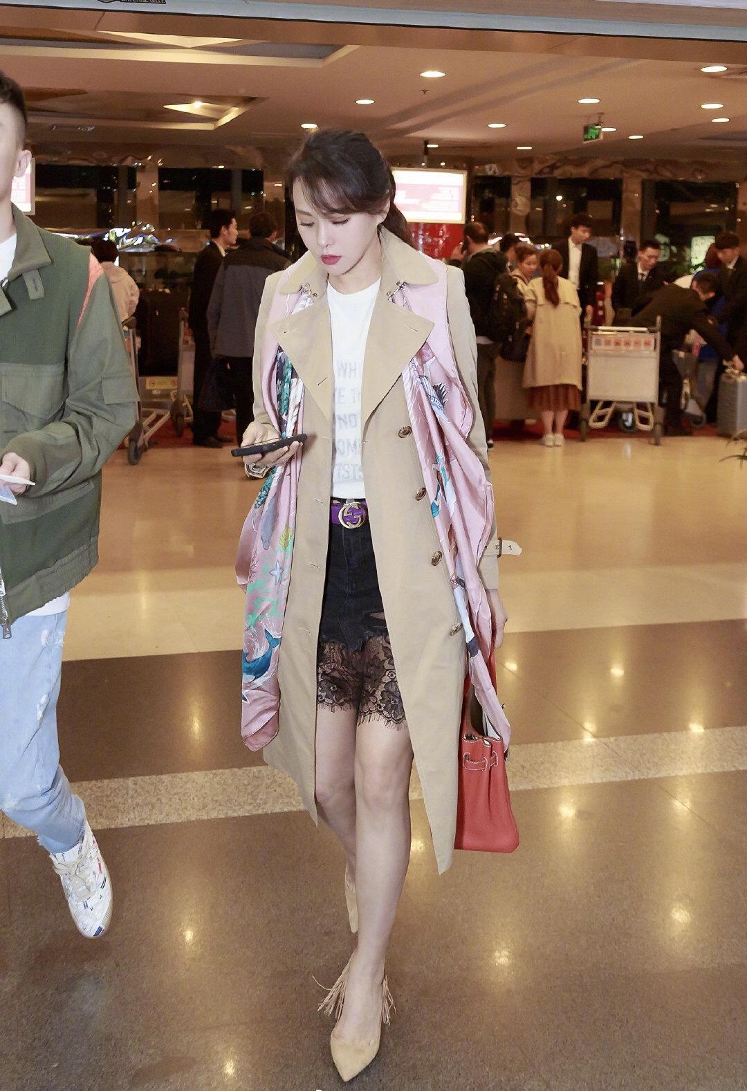 伊能静最新穿搭图片大全,伊能静素颜衣品上衣黑长直