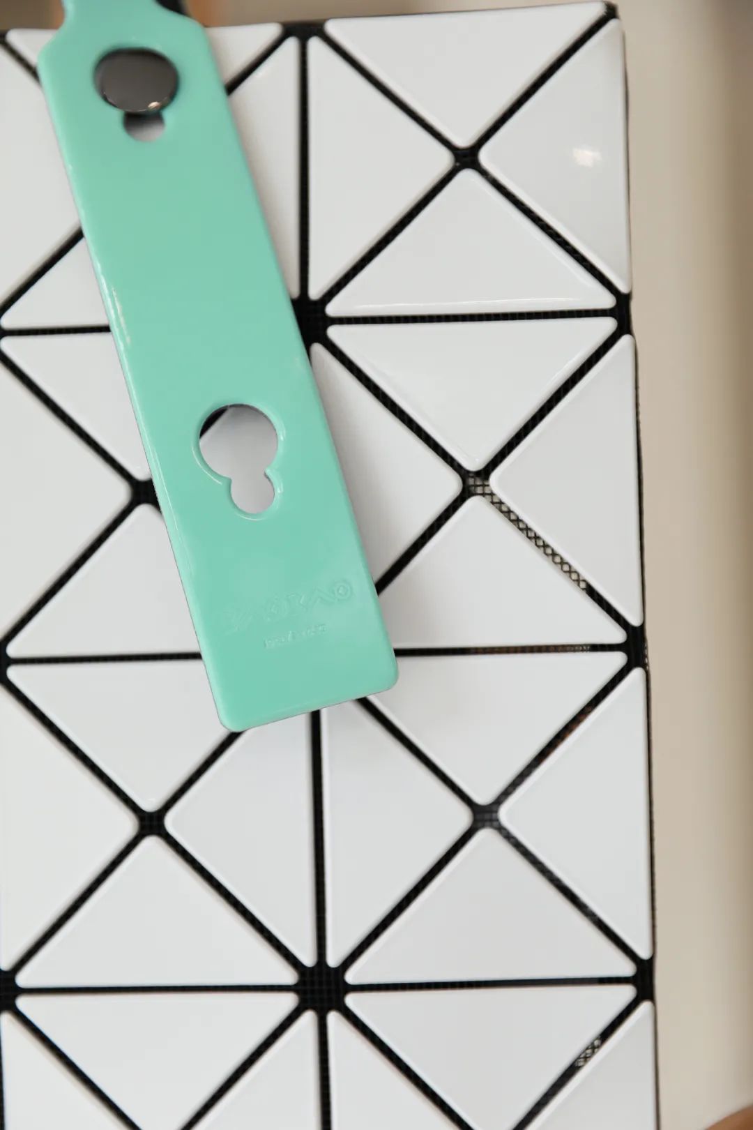 初入职场质感包包推荐,三宅一生包包属于什么档次的包包