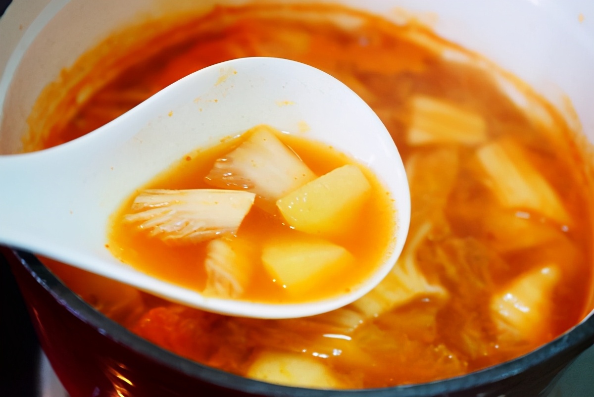 大酱汤放辣白菜,辣白菜和韩国拌饭酱