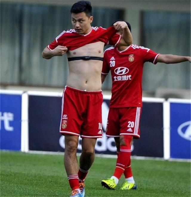 郜林破僵局恒大显霸气,恒大射手王郜林生涯