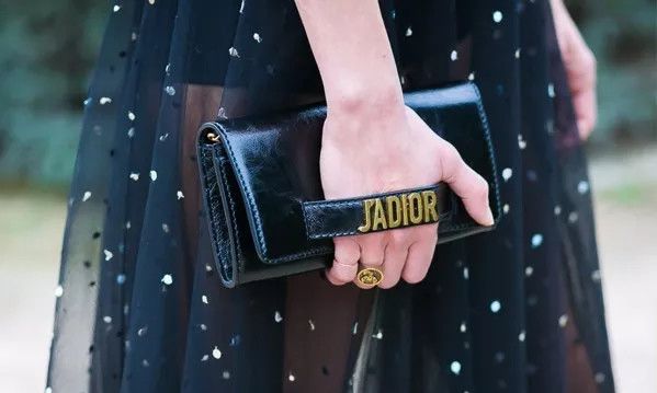 如果你买包的预选只有几千元，推荐你入手这些WOC