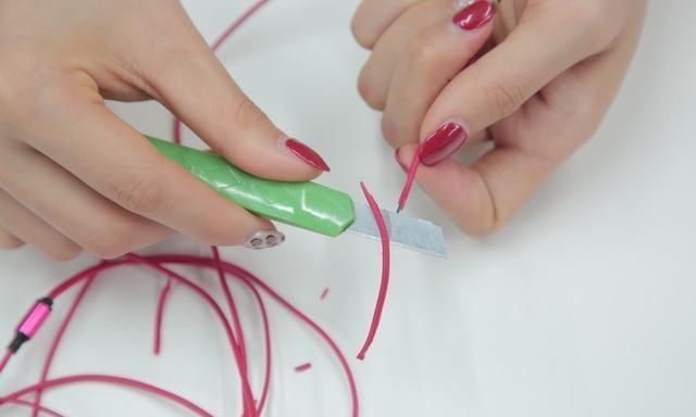 手套怎么制作成可以触屏的,自制手膜一次性手套可触屏