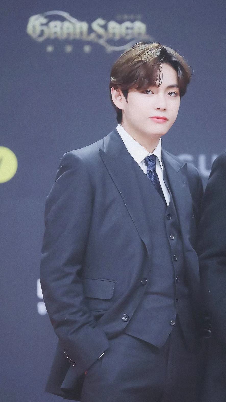 伯贤表演时防弹少年团台下反应,防弹少年团成员对金硕珍评价