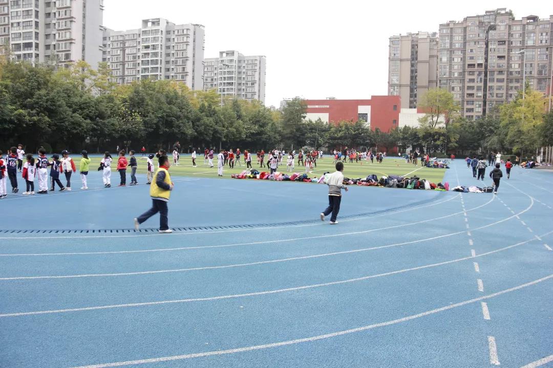 灏忔氮鎺㈡牎鏂板煄鍒嗘牎,灏忔氮鎺㈡牎宸濆ぇ