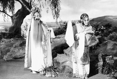 闈掑矝鎴忛櫌,闈掑矝浜哄績涓殑鎴忛櫌