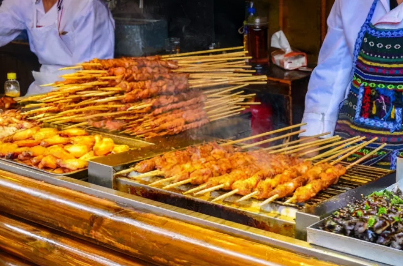 烧烤摊不干了，老板分享1万元的烤肉配方，鲜嫩入味，不学就亏了