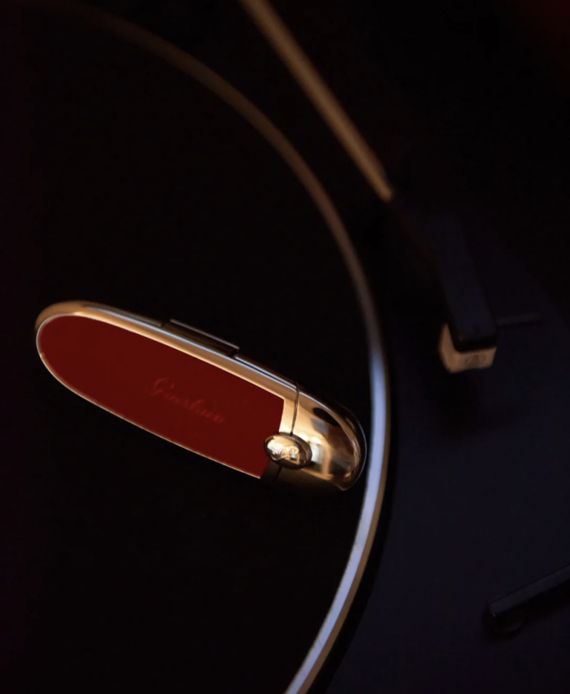 女人应该拥有的六支口红色号,什么色号口红显气质