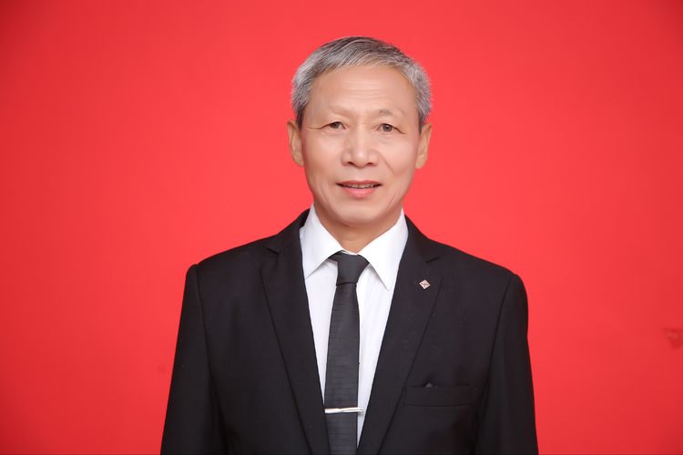 娌堥槼闆峰垰鏁欑粌鏄皝,闆峰垰鏁欑粌