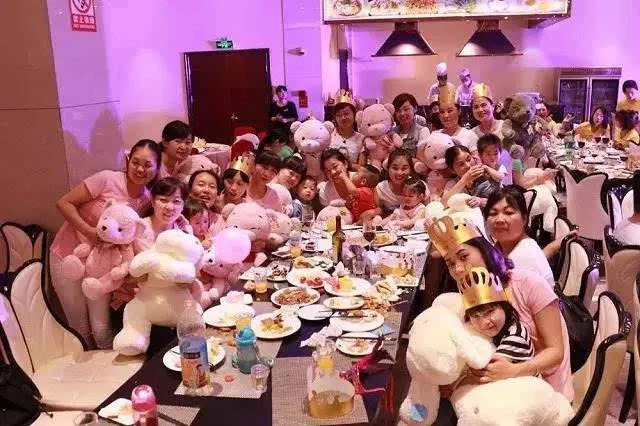 挤掉三个零售巨头，吸引商界大佬前去学习！胖东来为什么这么牛？