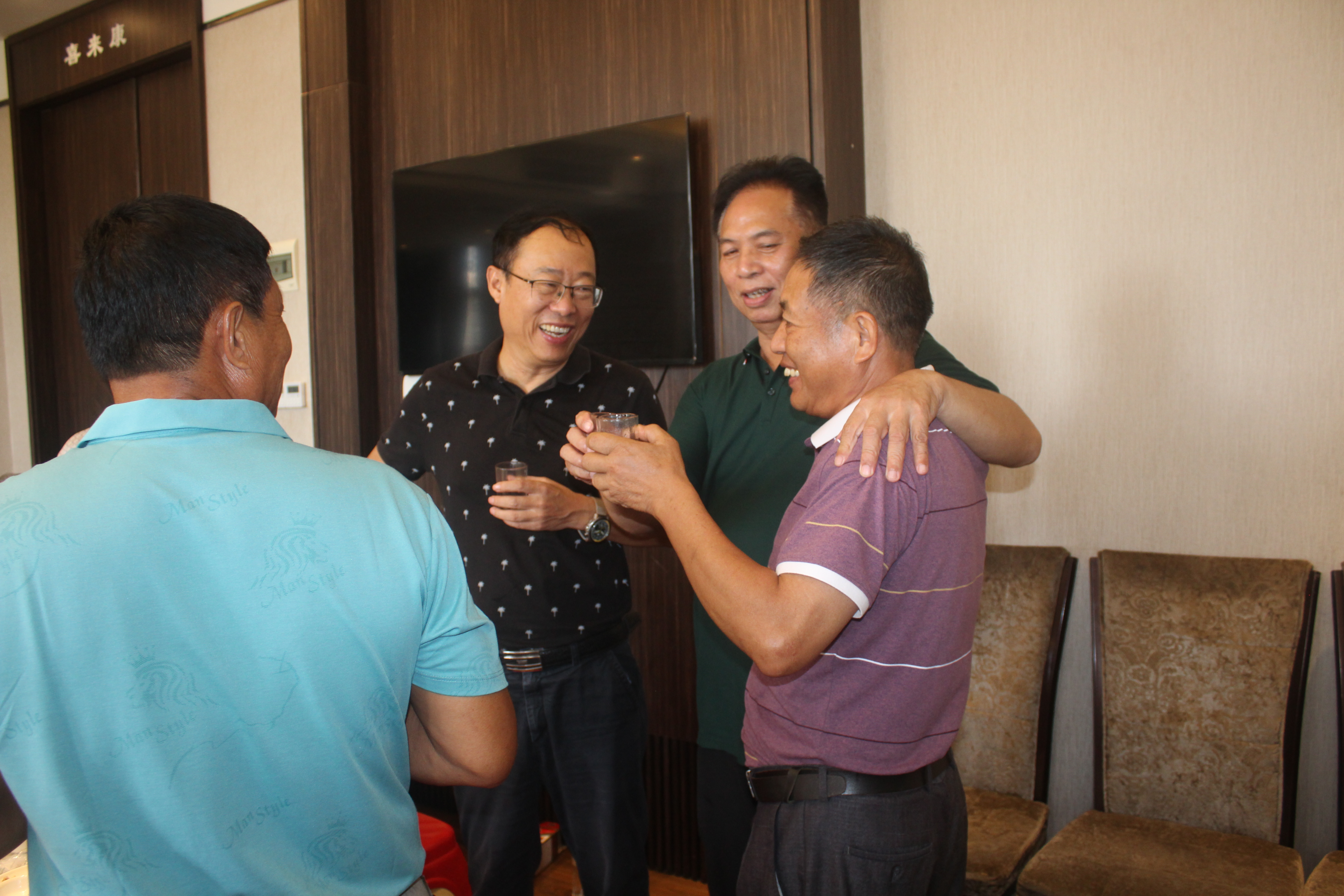 走进广空岁月永恒——地空导弹六团与四五八医院战友庆“八一”