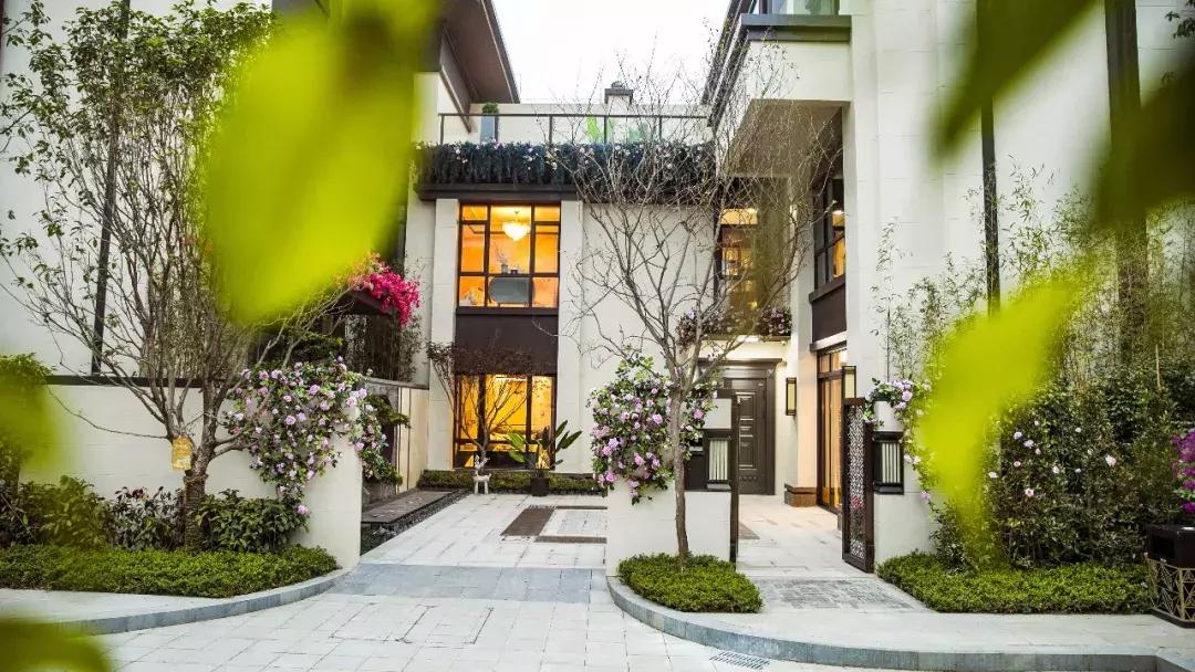 玉林玉东湖大平层推荐,玉林绿地的别墅值得买吗