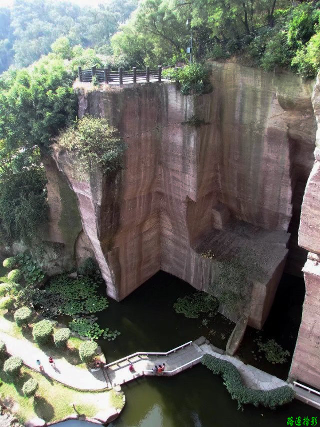 广州莲花山景点,岭南莲花山全景