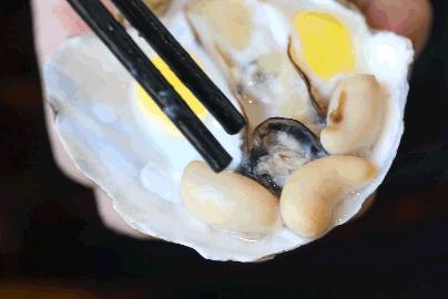 宝安人的顺德饭堂，生蚝用木桶蒸，还加黑松露