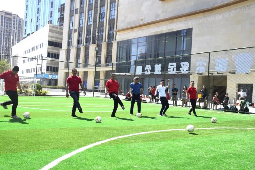 那尔多足球公园,开业大吉泌阳