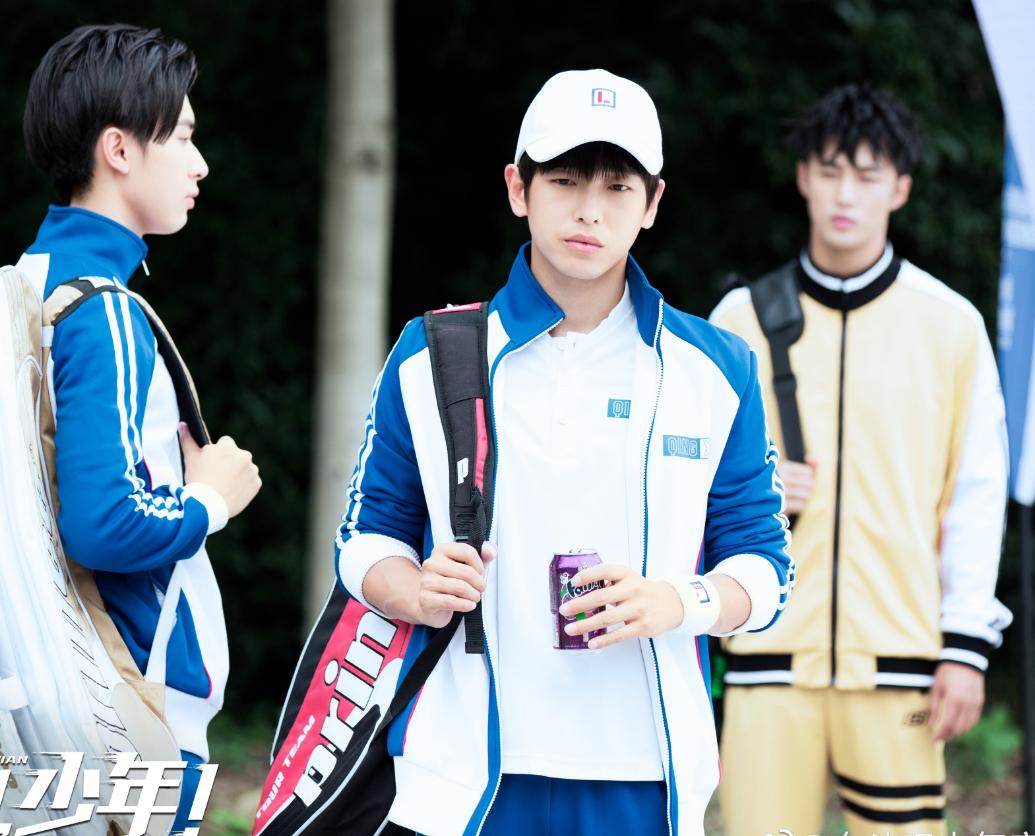 杨洋张新成,张新成和杨洋谁好看