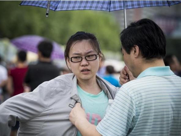 高考后学生沉迷游戏家长该怎么办,高考倒计时30天还在玩手机