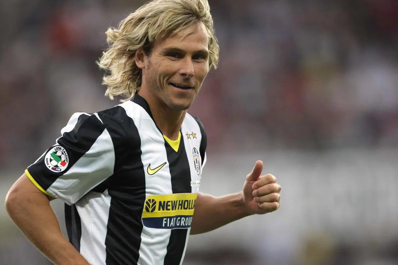 内德维德实况足球什么位置,实况足球传奇内德维德数据