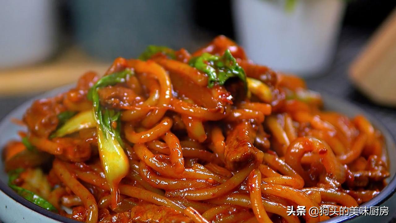 香辣过瘾的新疆米粉,怎么做又香又辣又好吃的米粉