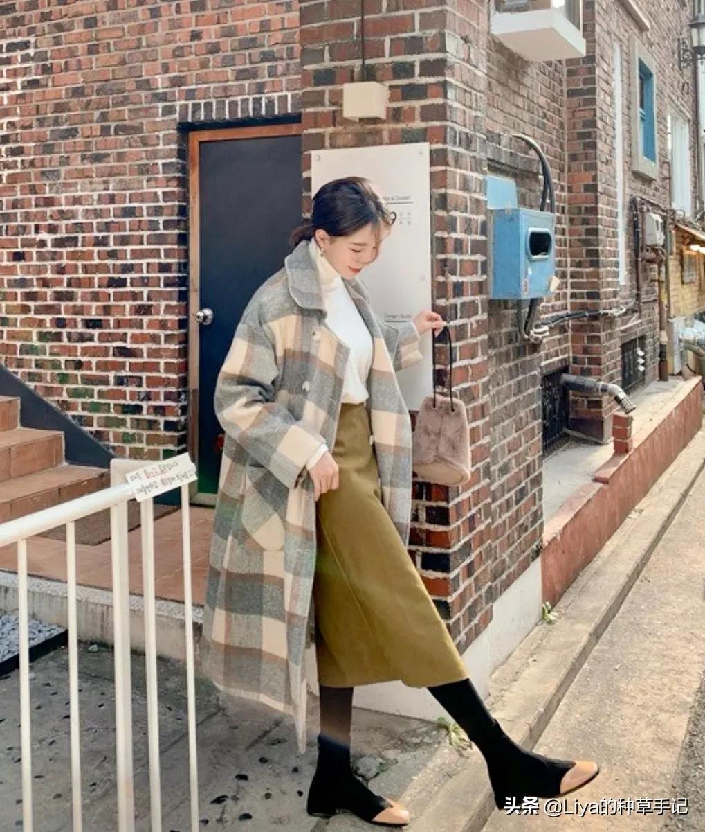 半裙+外套，连衣裙+外套=今春王炸组合