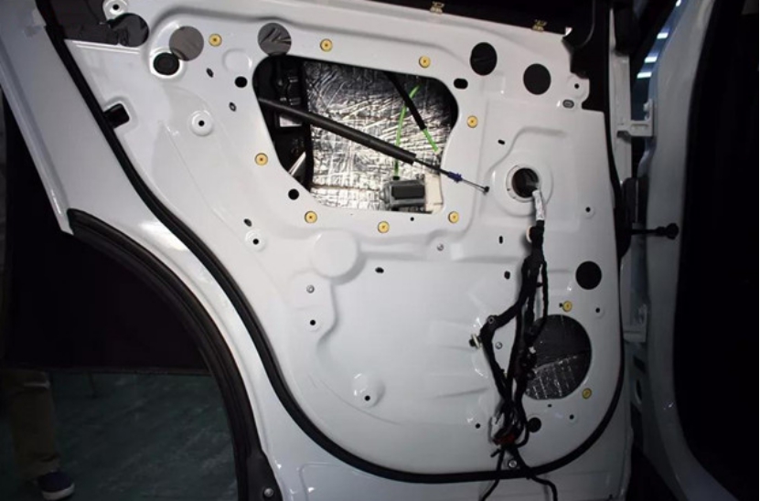 捷豹f-pace改装音响,捷豹f-pace改装气动避震