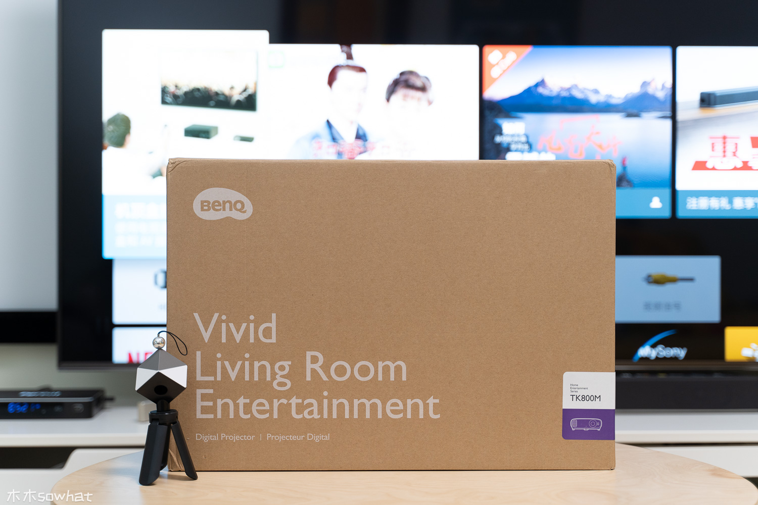 8000块的4K投影仪效果怎么样,800元的1080p的投影仪