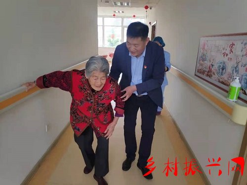 浓浓汇爱情感恩母亲节：青岛即墨汇爱公益走访慰问华益德敬老院