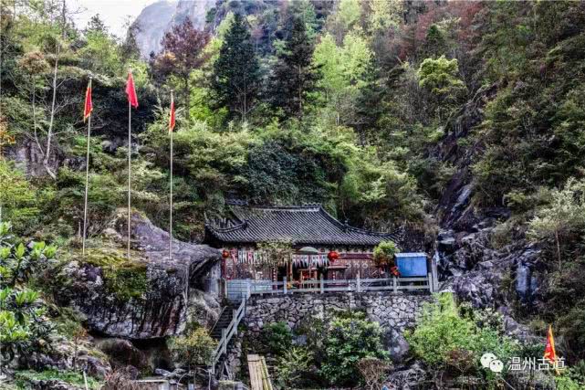 悬崖栈道景区游览图,旅游绝壁栈道探险