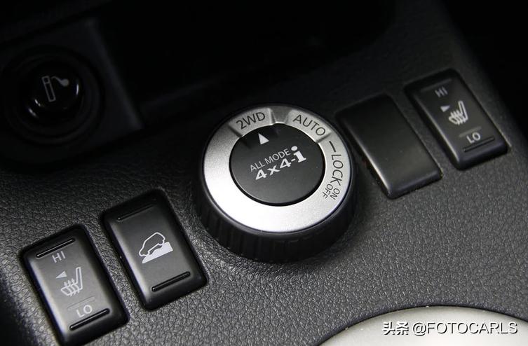 老日产奇骏2.0与新1.5,09老奇骏尾灯最上面的是什么灯