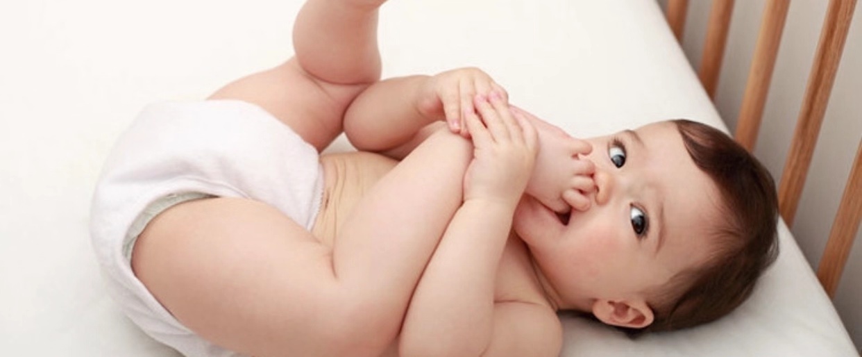 不攒肚宝宝拉什么便便,宝宝不攒肚一天拉好几次正常吗