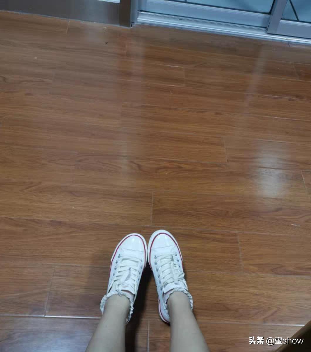 如何挑选高跟鞋才不挤脚,什么牌子的高跟鞋穿着舒服不磨脚