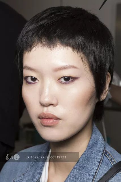 鞠婧祎李艺彤honey舞台,鞠婧祎港风复古妆容