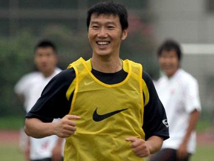 他曾是鲁能中场核心，转做教练却鲜有成就，黄金年龄栖身中乙