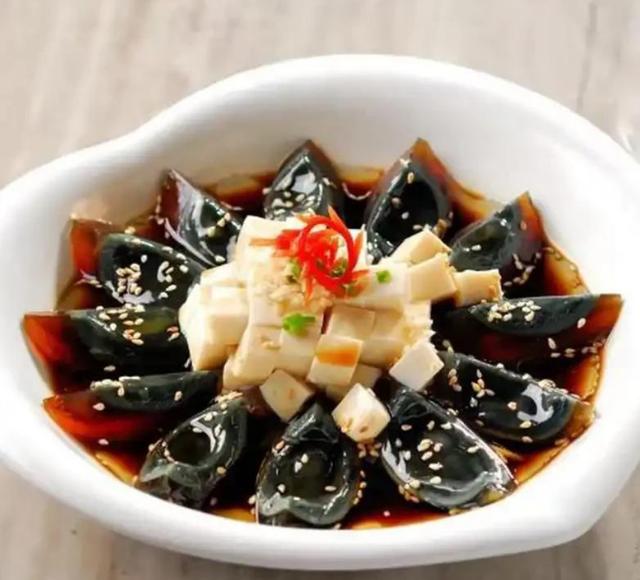 为拉动当地经济，各地官员开启新型“副业”，网友：这个兼职好