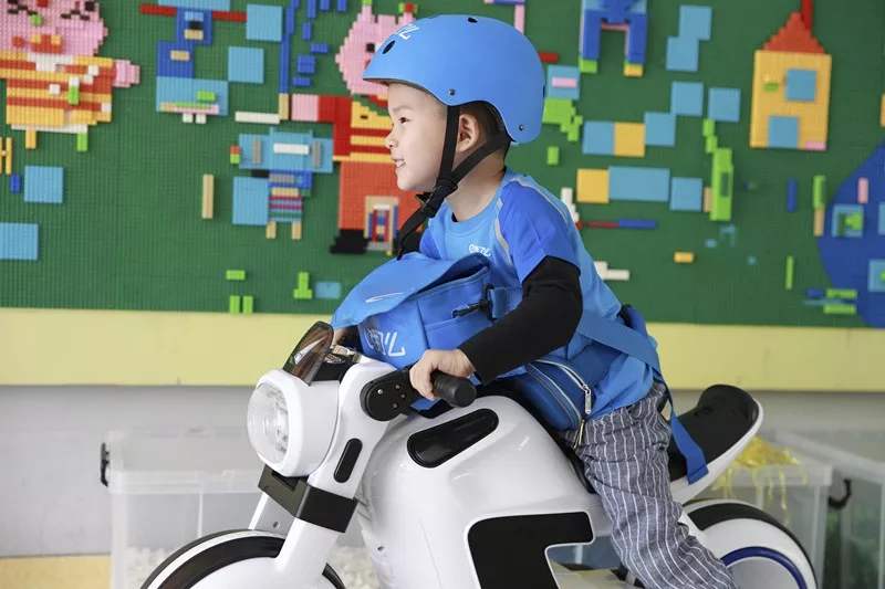 迫于生计打零工,34岁老师兼职送外卖被指责