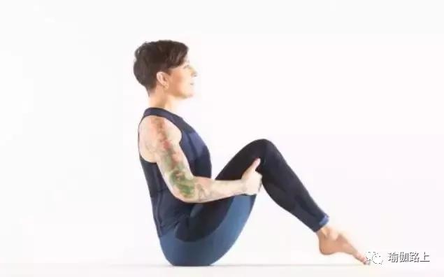 瑜伽船式如何练,瑜伽船式尾骨痛