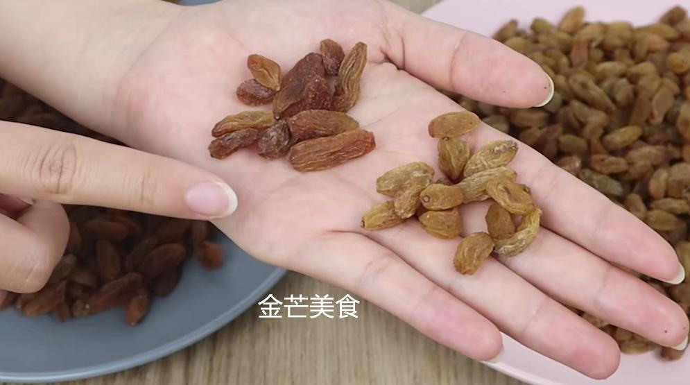 硫磺泡的葡萄干怎么识别,硫磺葡萄干和正常葡萄干的区别