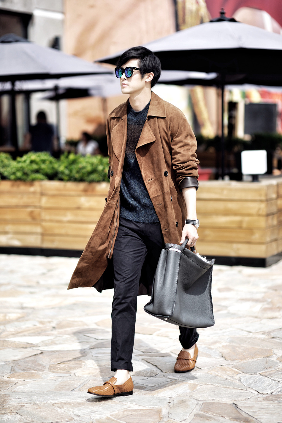 别再说每个男人衣柜里都需要一件风衣了!你们真的会搭配吗?