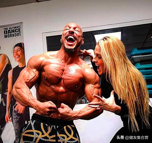 1对哑铃练全身只练力量,1对哑铃6个动作每天1次适合上班族