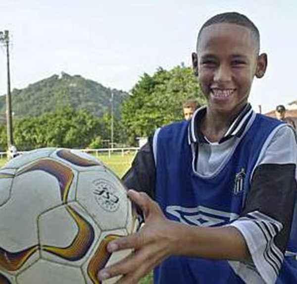 足坛十大贫民窟,贫民窟走出来的十大球星