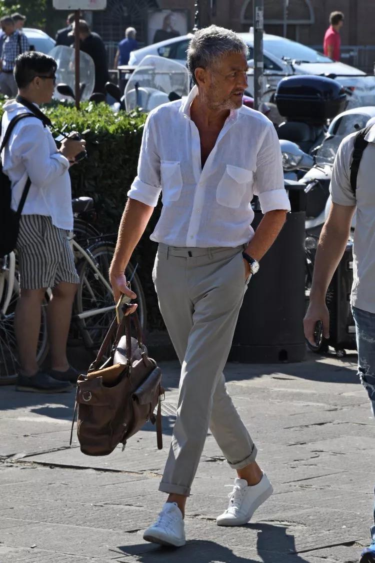 舒适清凉的衬衫,纯亚麻细布衬衫非常适合夏季穿着