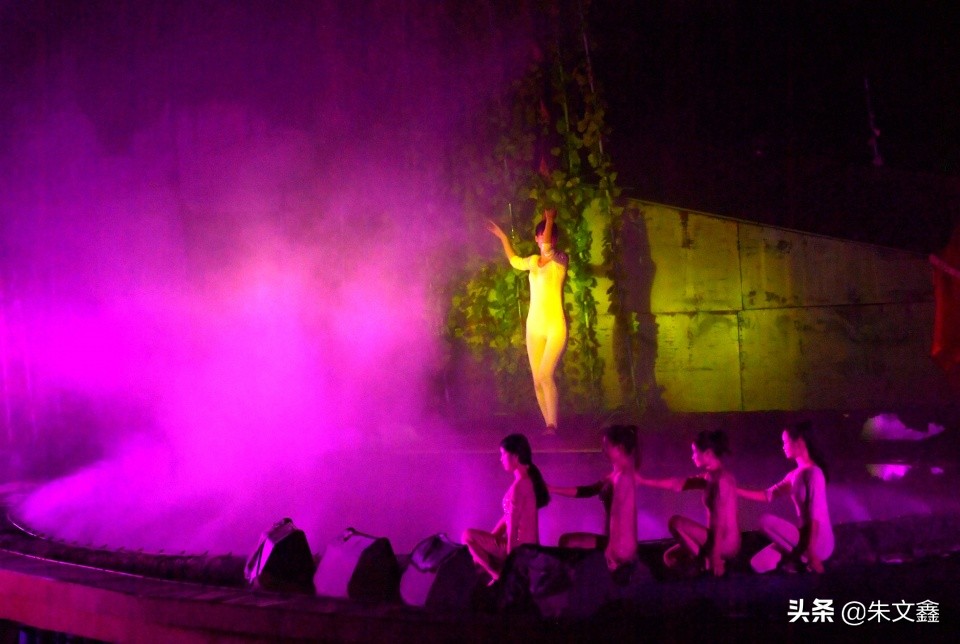 有一种生活叫长寿岛上梦巴马，来一场裸浴景中境如仙