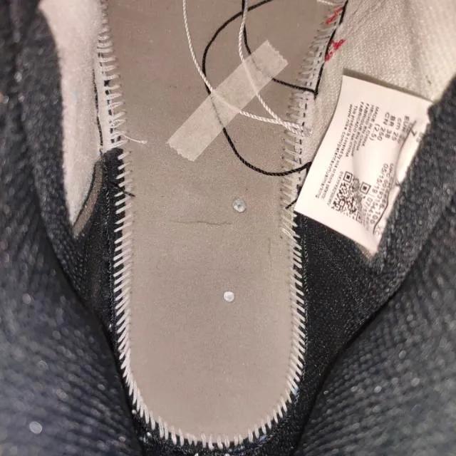 鞋垫上的刷胶是干什么的,鞋垫刷胶与不刷胶区别