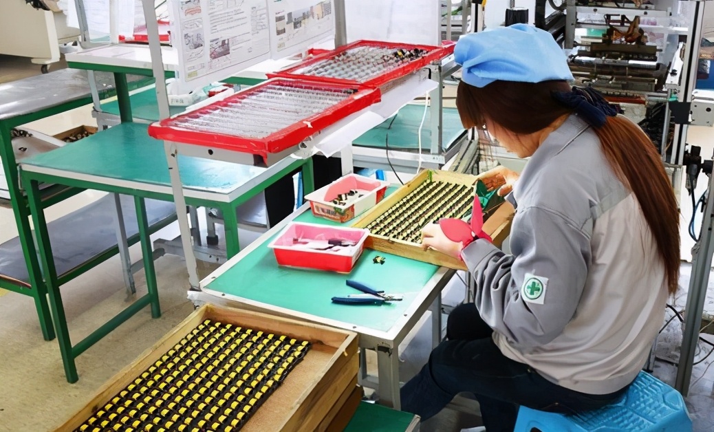 hcg翻倍正常会突然胎停吗,孕七周胸突然不胀了是否胎停