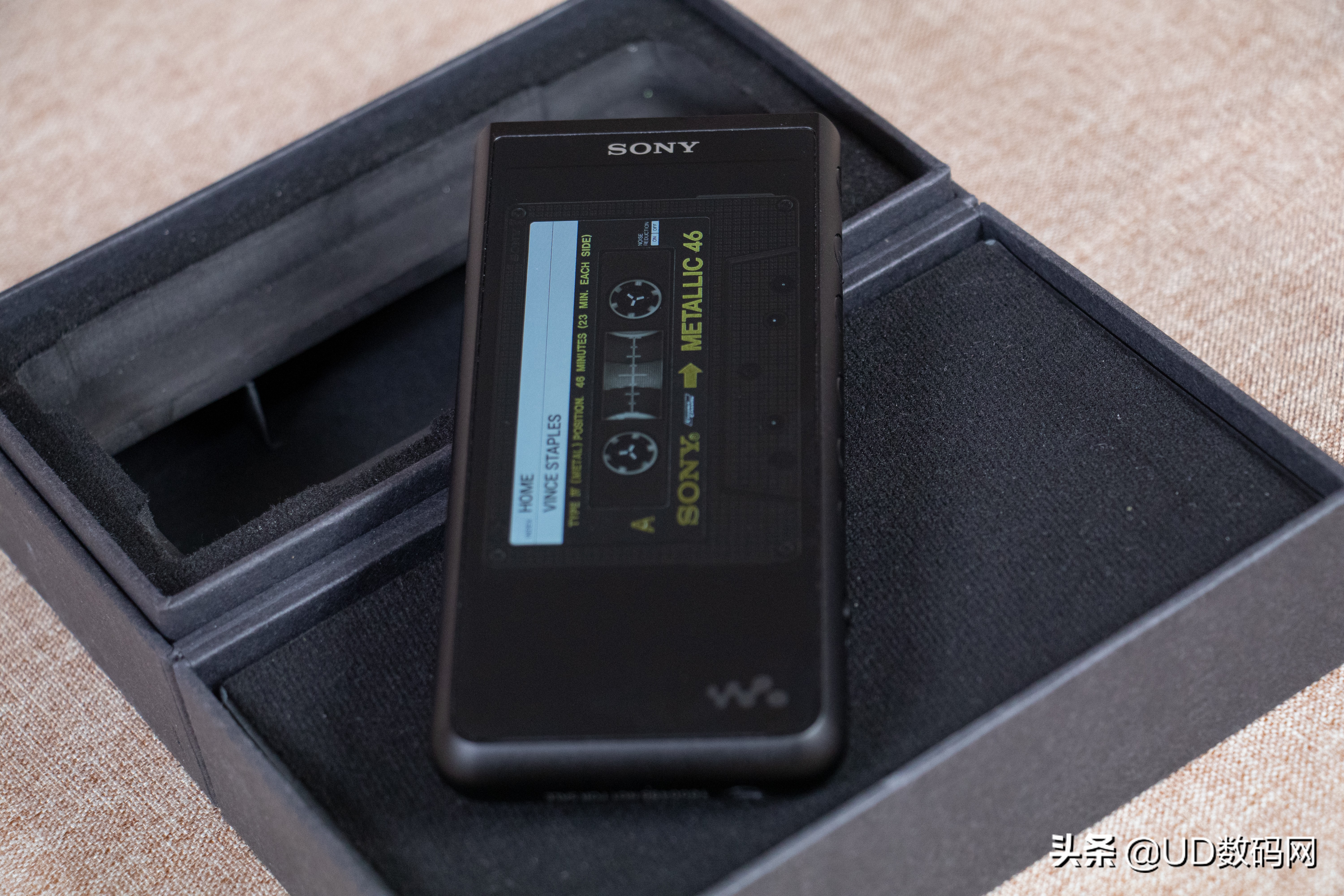 听一首好听的歌曲也是美的享受,听一首好的歌曲能让你的心情愉悦