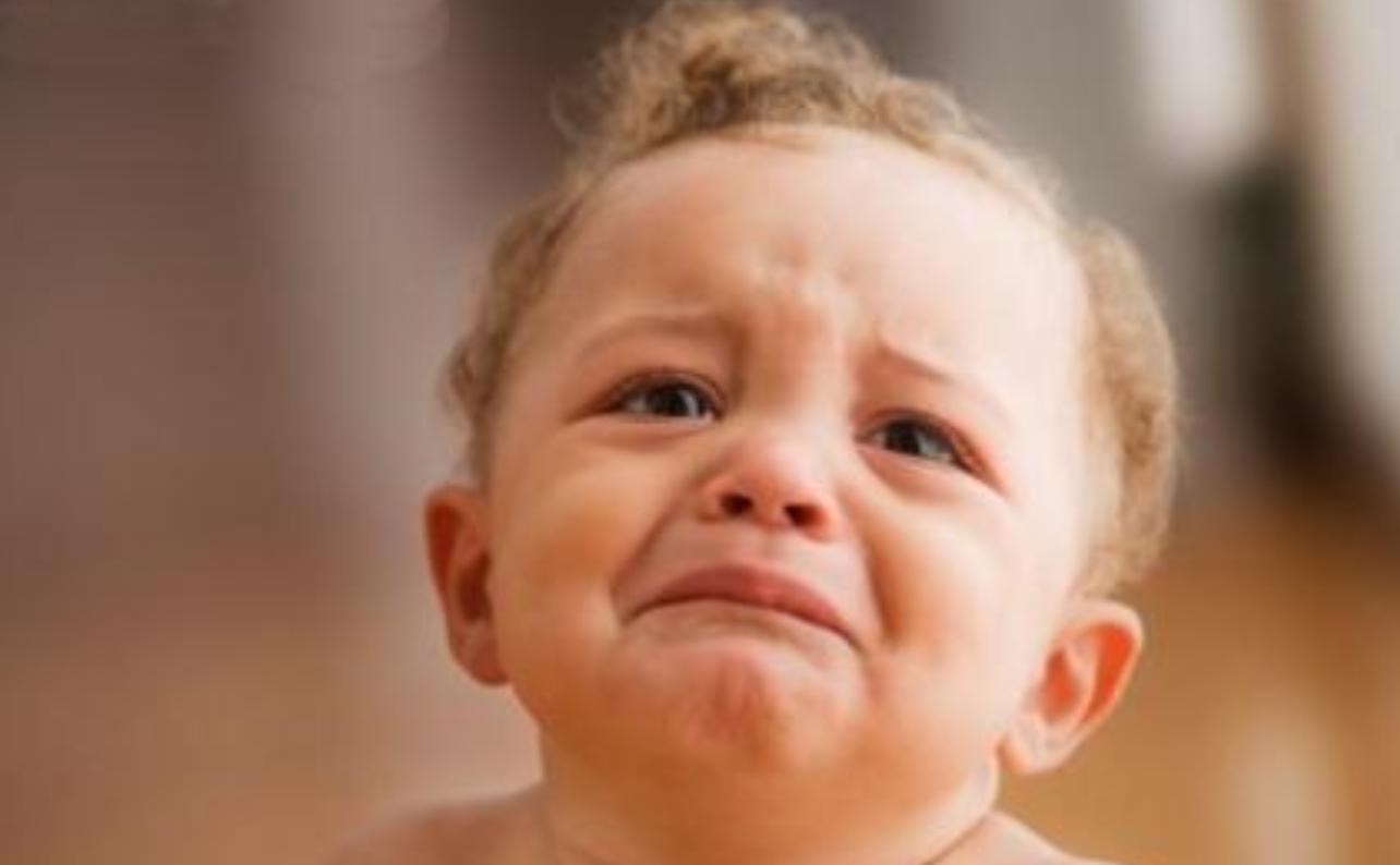 宝宝有这些症状说明已经过度喂养,婴儿发出嗯嗯嗯要警惕了